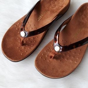 vionic thong sandals mona